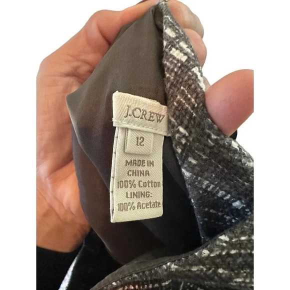 J. Crew Women's Gray Sleeveless V-Neck Italian Tweed Button Dress Size 12 - Picture 3 of 4